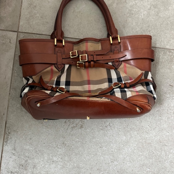 Burberry Tote Handbag - Picture 7 of 7